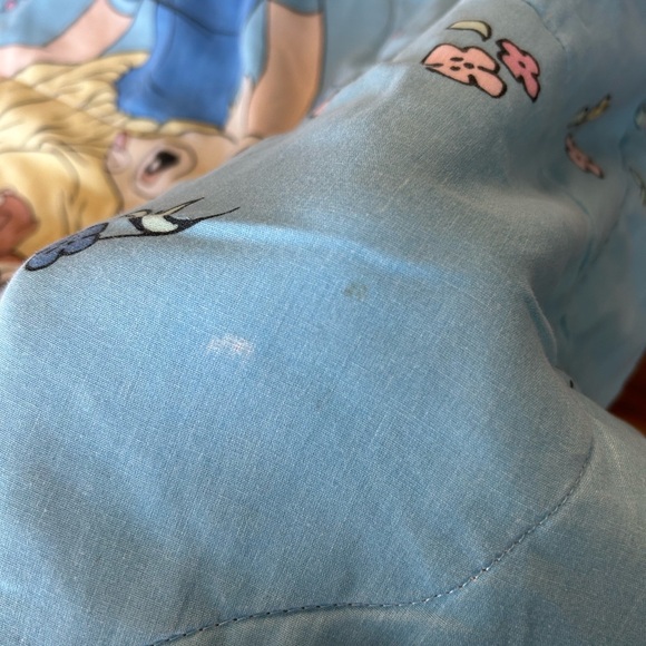 Vintage 90s Snow White Blanket - Picture 8 of 11